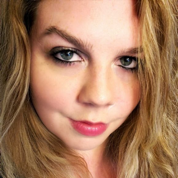 Meet your Posher, Ashley - Picture 1 of 1